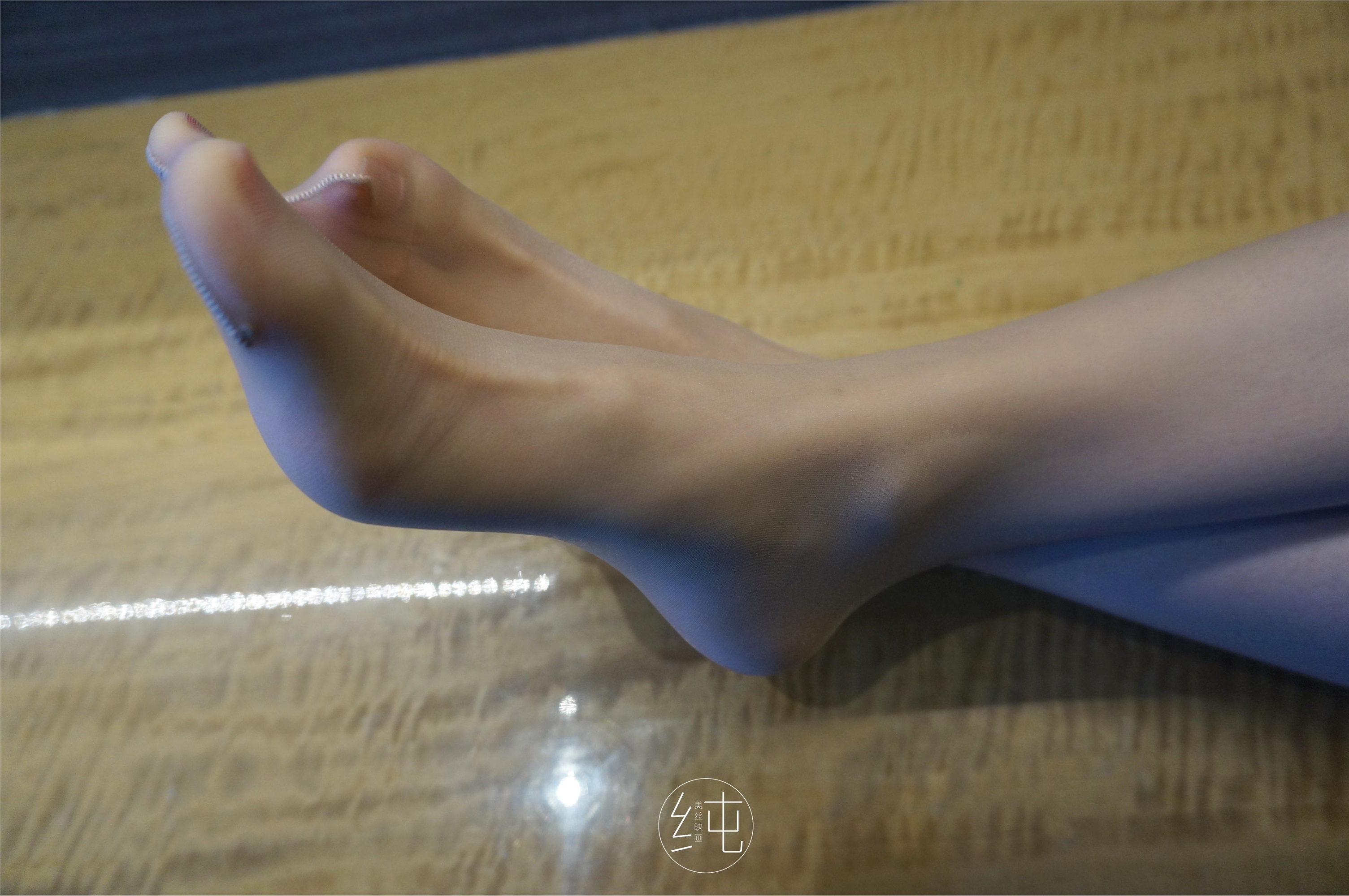 美丝映画 Vol.002 小姐姐酒店浴袍肉丝1